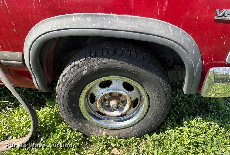 image for item EQ1260 1991 Dodge Dakota pickup truck