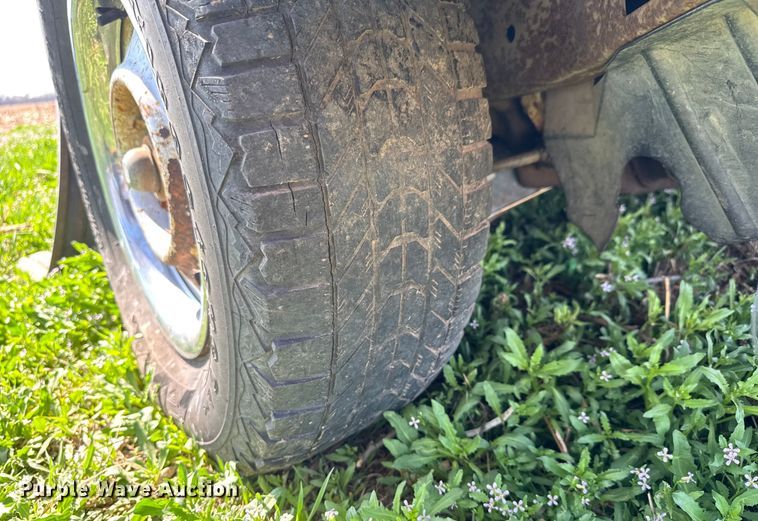 image for item EQ1260 1991 Dodge Dakota pickup truck