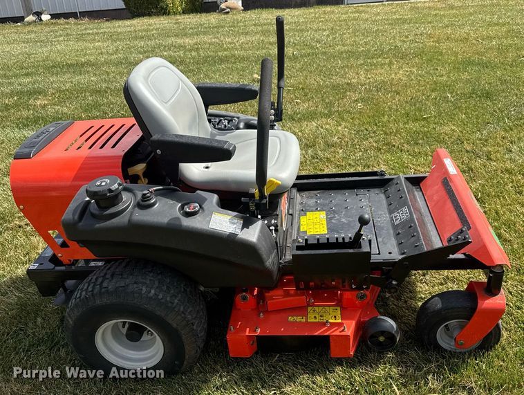 image for item EQ1262 Ariens Zoom 42 XL ZTR lawn mower
