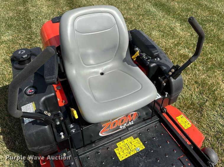 image for item EQ1262 Ariens Zoom 42 XL ZTR lawn mower