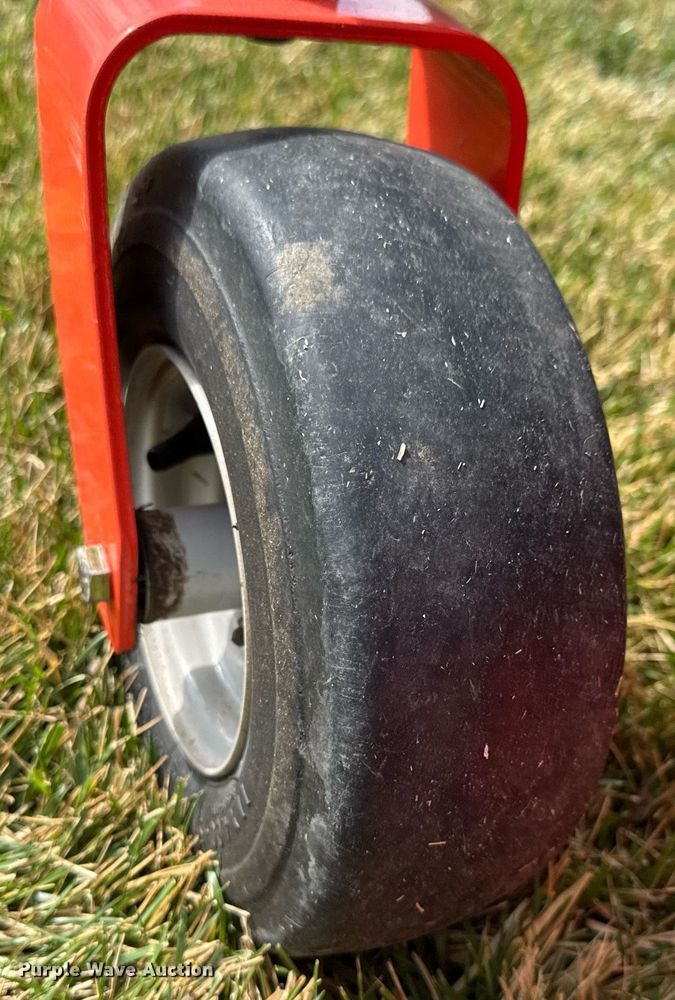 image for item EQ1262 Ariens Zoom 42 XL ZTR lawn mower