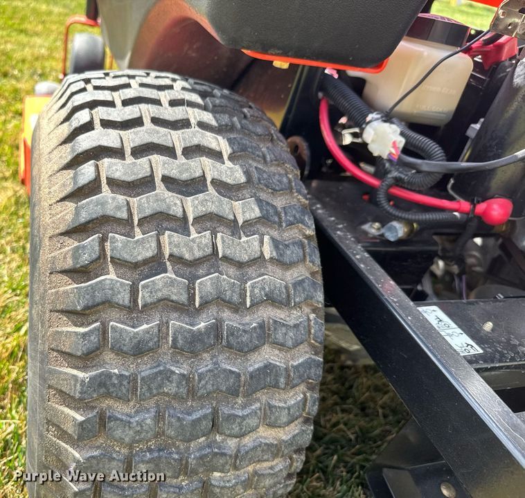 image for item EQ1262 Ariens Zoom 42 XL ZTR lawn mower