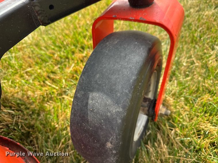 image for item EQ1263 Ariens Zoom 34 ZTR lawn mower