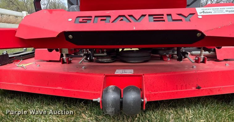 image for item EQ1268 Gravely Pro-Turn 672 ZTR lawn mower