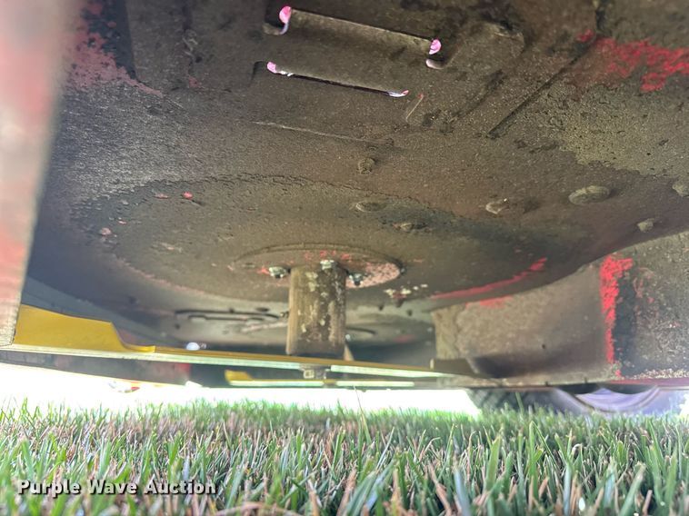 image for item EQ1268 Gravely Pro-Turn 672 ZTR lawn mower