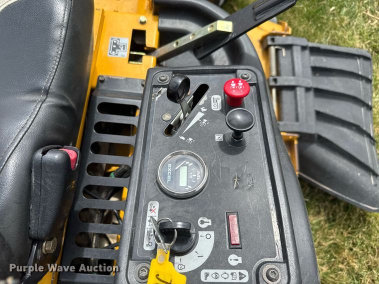 image for item EQ1273 2015 Hustler Fastrak SDX ZTR lawn mower