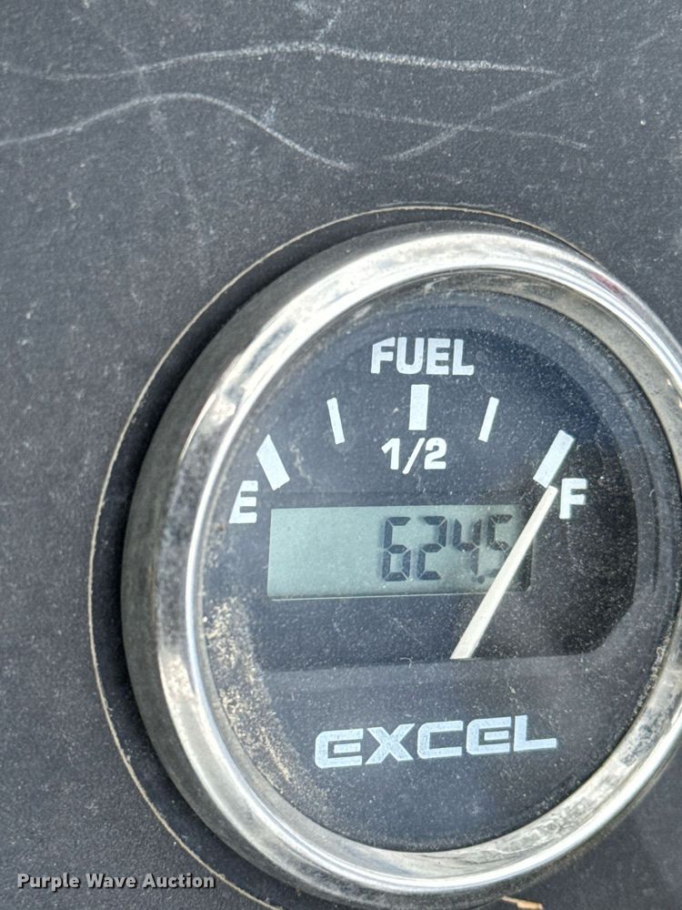 image for item EQ1273 2015 Hustler Fastrak SDX ZTR lawn mower