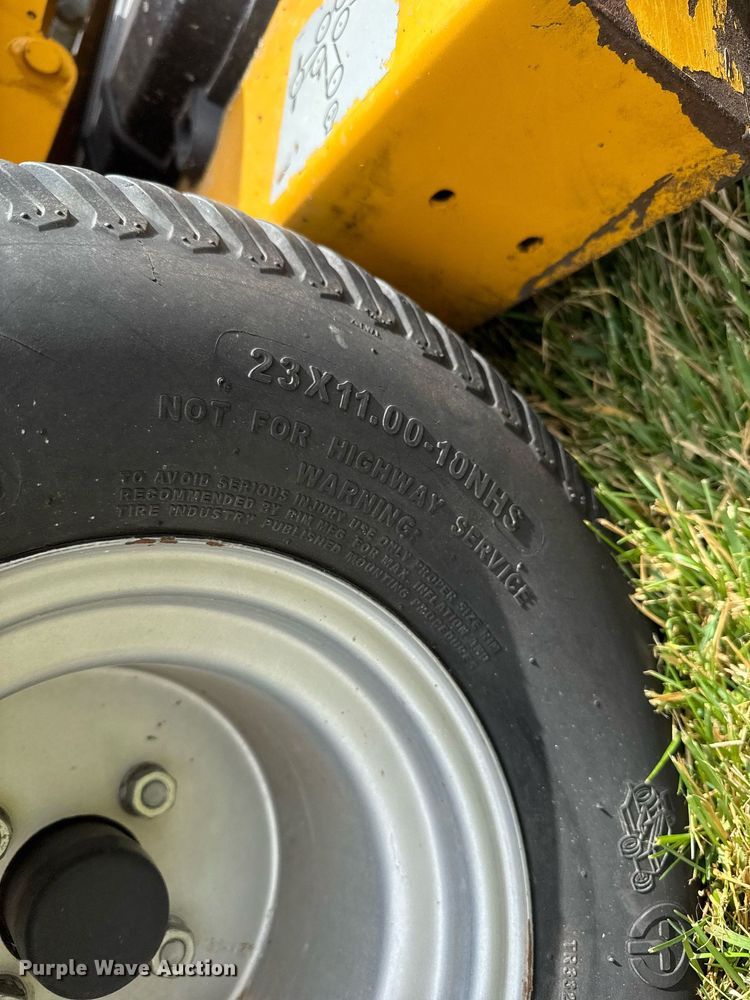 image for item EQ1273 2015 Hustler Fastrak SDX ZTR lawn mower