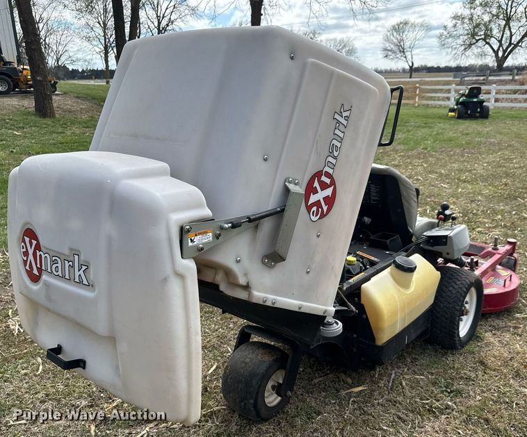 image for item EQ1279 2005 Exmark Navigator NAV20KC ZTR lawn mower