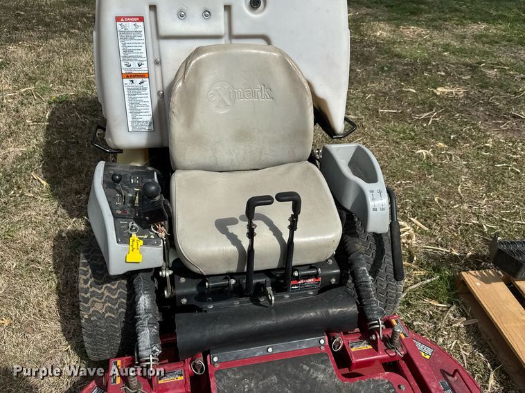 image for item EQ1279 2005 Exmark Navigator NAV20KC ZTR lawn mower