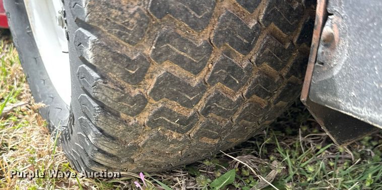 image for item EQ1279 2005 Exmark Navigator NAV20KC ZTR lawn mower