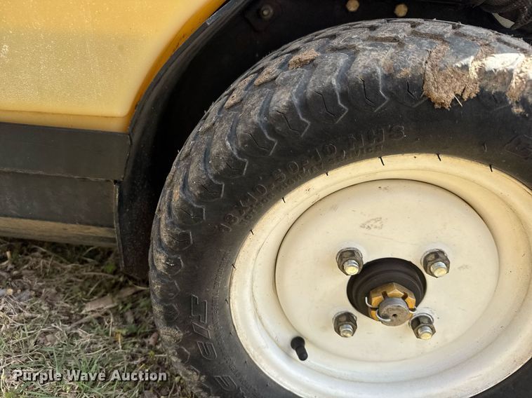 image for item EQ1279 2005 Exmark Navigator NAV20KC ZTR lawn mower