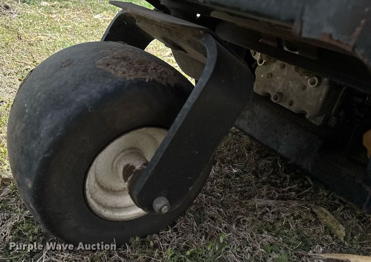 image for item EQ1279 2005 Exmark Navigator NAV20KC ZTR lawn mower