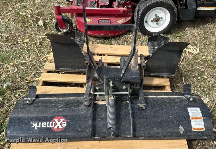 image for item EQ1279 2005 Exmark Navigator NAV20KC ZTR lawn mower