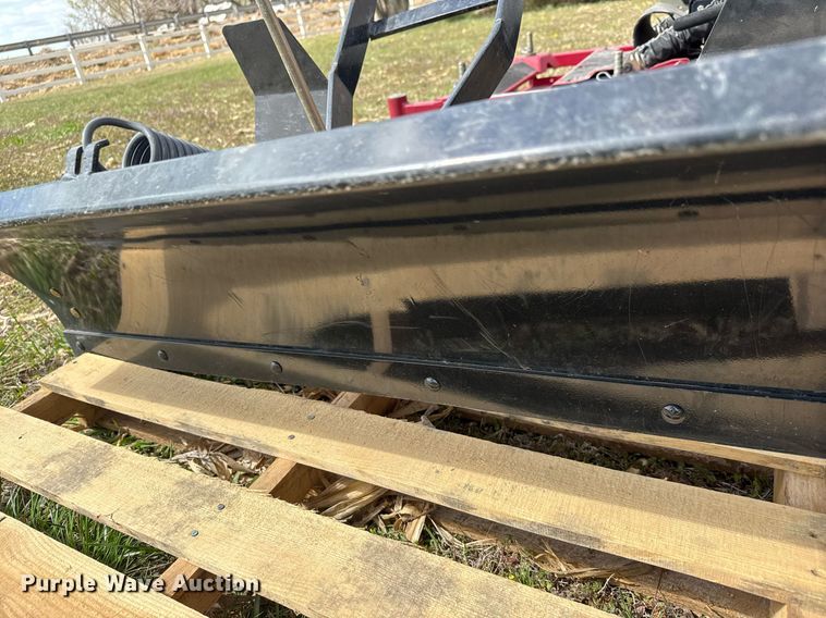 image for item EQ1279 2005 Exmark Navigator NAV20KC ZTR lawn mower