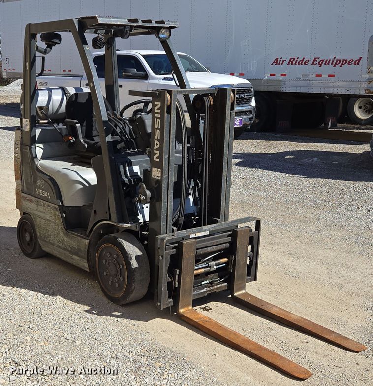 image for item EQ6852 Nissan MCO1F2A20LV  forklift