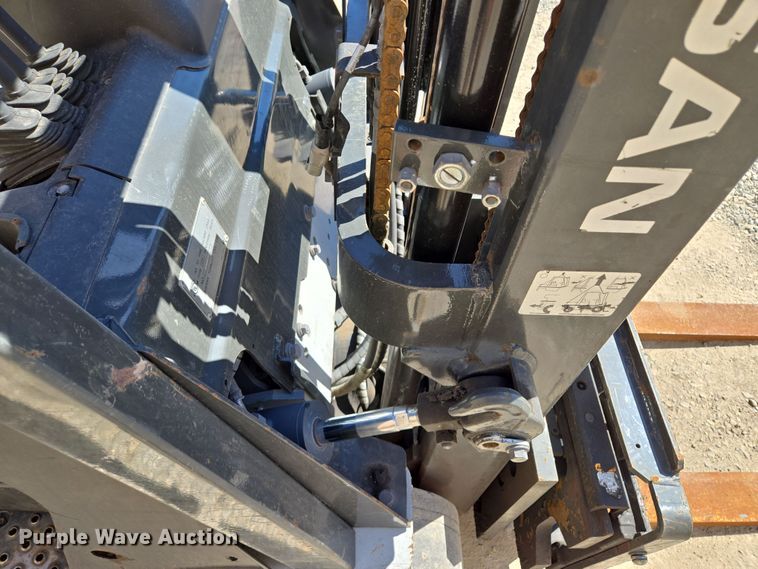 image for item EQ6852 Nissan MCO1F2A20LV  forklift