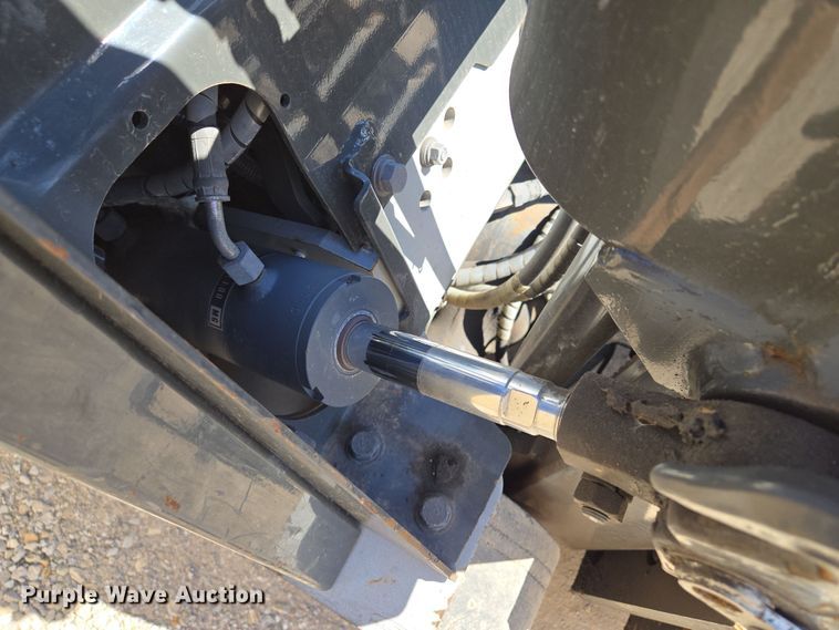 image for item EQ6852 Nissan MCO1F2A20LV  forklift