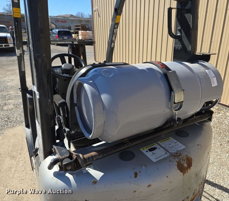 image for item EQ6852 Nissan MCO1F2A20LV  forklift