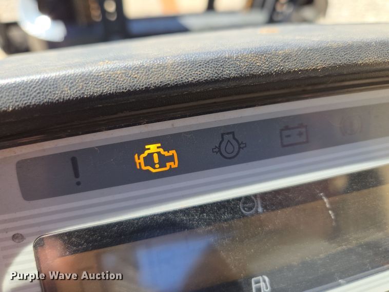 image for item EQ6852 Nissan MCO1F2A20LV  forklift