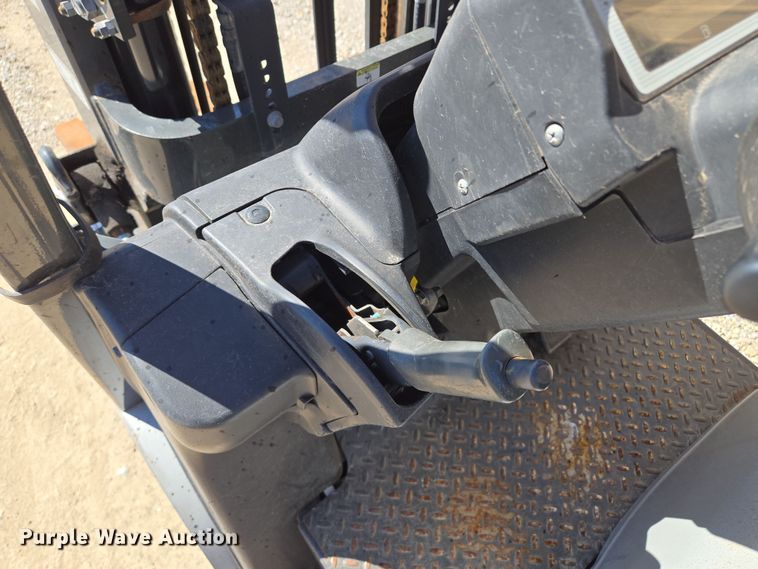 image for item EQ6852 Nissan MCO1F2A20LV  forklift