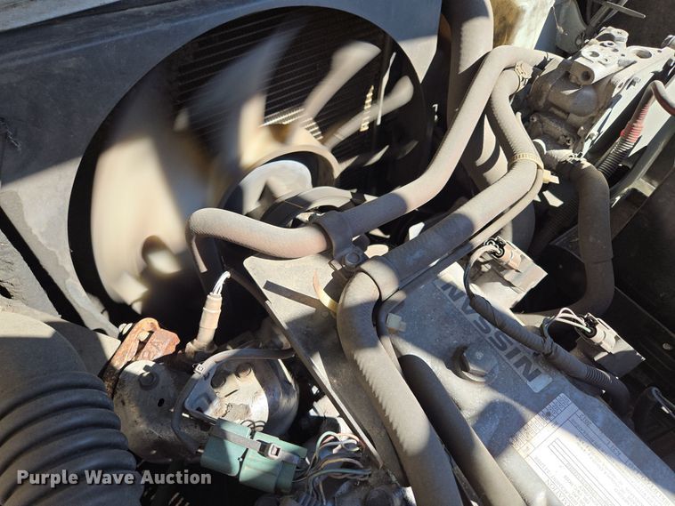 image for item EQ6852 Nissan MCO1F2A20LV  forklift