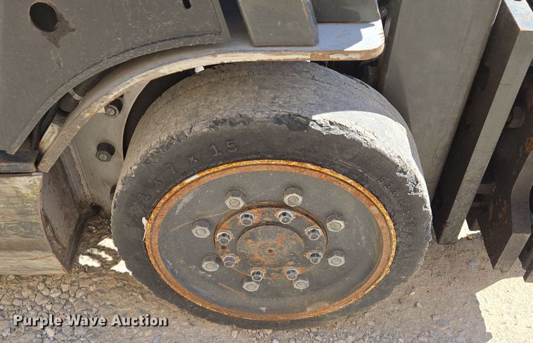 image for item EQ6852 Nissan MCO1F2A20LV  forklift