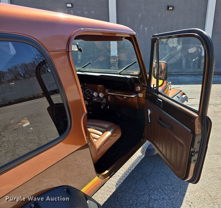 image for item EQ6881 1982 Jeep CJ7 SUV