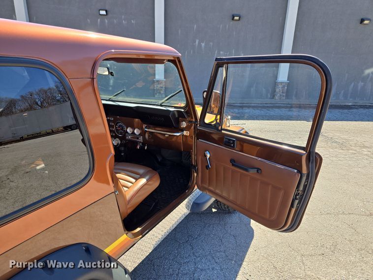 image for item EQ6881 1982 Jeep CJ7 SUV