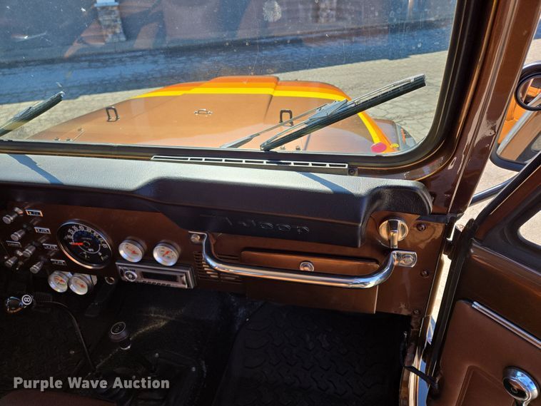 image for item EQ6881 1982 Jeep CJ7 SUV