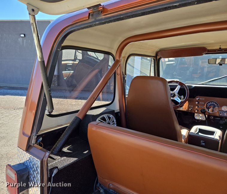 image for item EQ6881 1982 Jeep CJ7 SUV