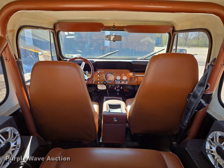 image for item EQ6881 1982 Jeep CJ7 SUV