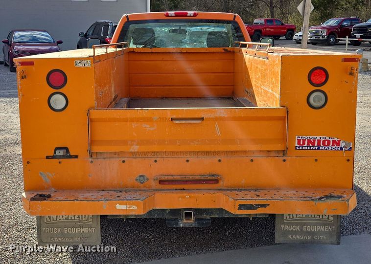 image for item EQ6902 2011 GMC Sierra 3500HD utility bed pickup truck