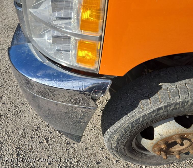 image for item EQ6902 2011 GMC Sierra 3500HD utility bed pickup truck