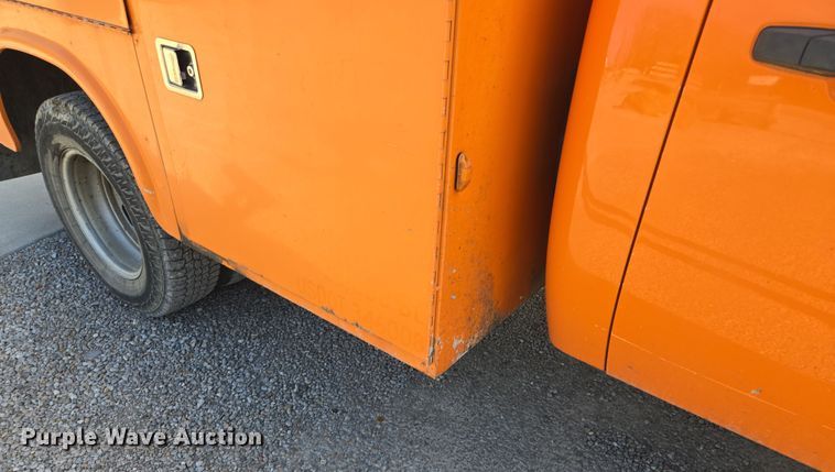 image for item EQ6902 2011 GMC Sierra 3500HD utility bed pickup truck