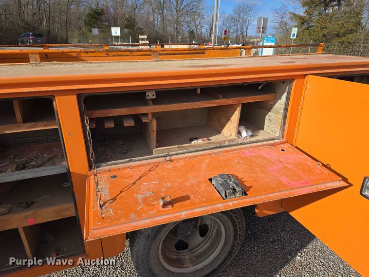 image for item EQ6902 2011 GMC Sierra 3500HD utility bed pickup truck