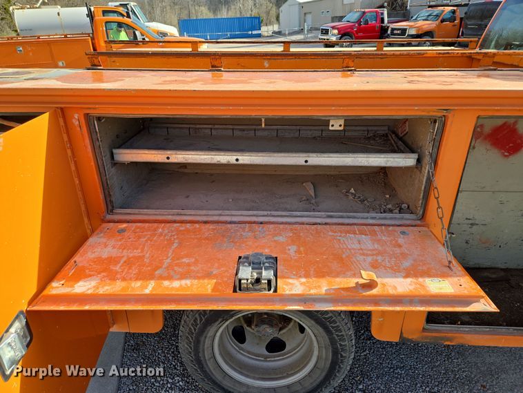 image for item EQ6902 2011 GMC Sierra 3500HD utility bed pickup truck