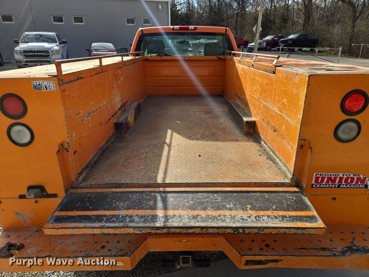 image for item EQ6902 2011 GMC Sierra 3500HD utility bed pickup truck