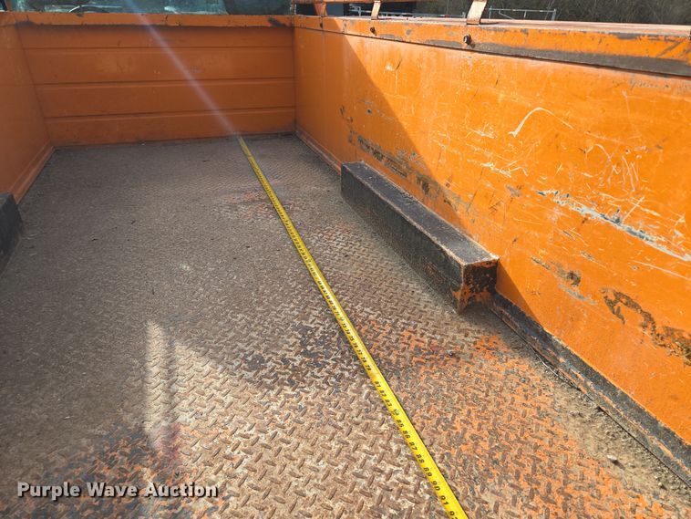 image for item EQ6902 2011 GMC Sierra 3500HD utility bed pickup truck