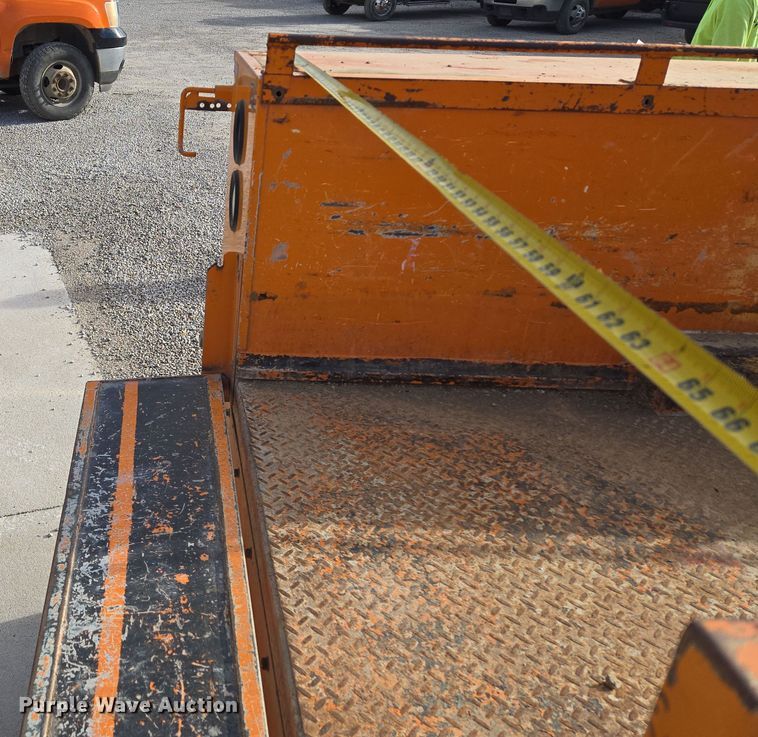 image for item EQ6902 2011 GMC Sierra 3500HD utility bed pickup truck