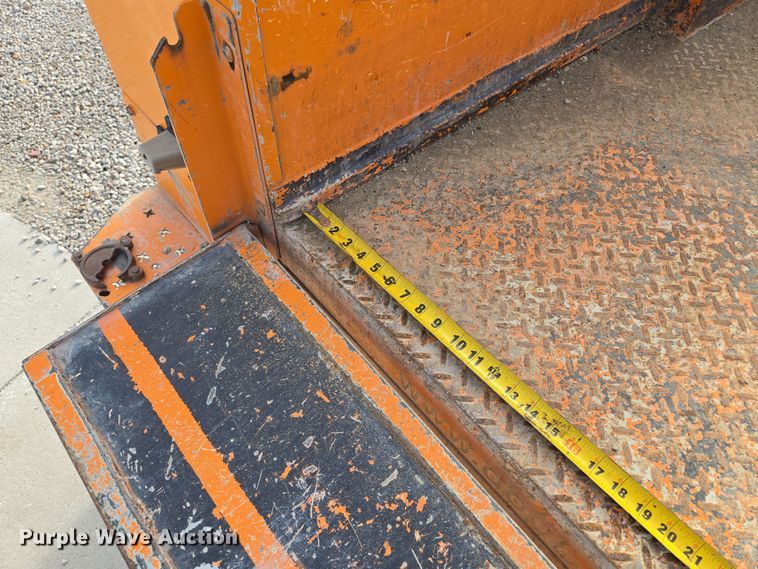 image for item EQ6902 2011 GMC Sierra 3500HD utility bed pickup truck