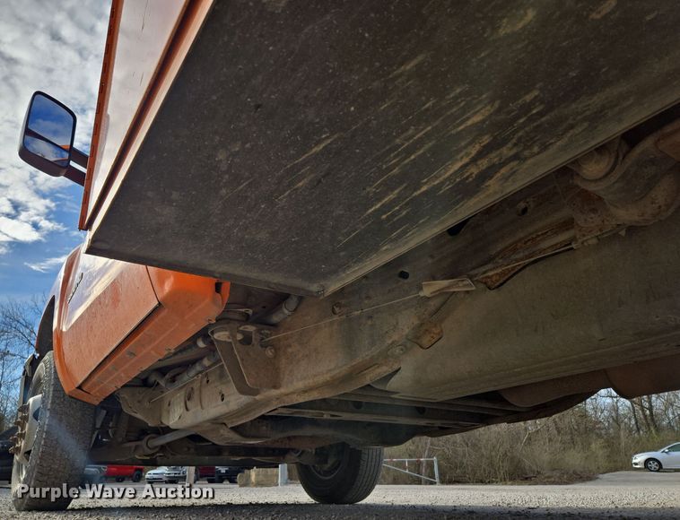 image for item EQ6902 2011 GMC Sierra 3500HD utility bed pickup truck