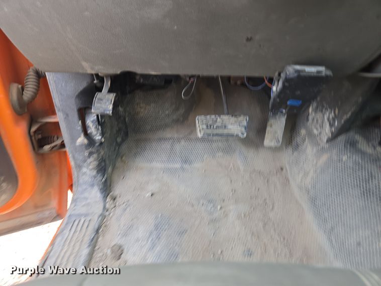 image for item EQ6902 2011 GMC Sierra 3500HD utility bed pickup truck