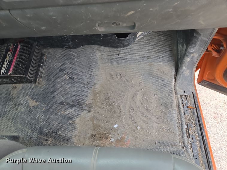 image for item EQ6902 2011 GMC Sierra 3500HD utility bed pickup truck