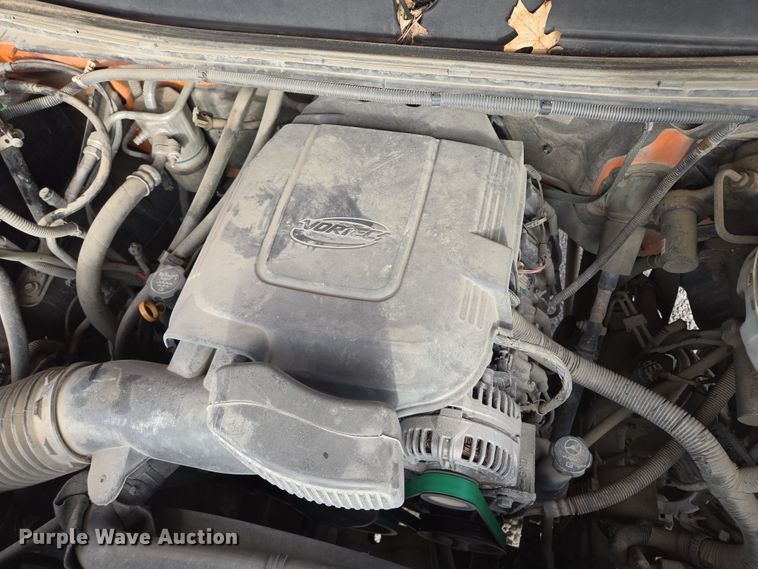 image for item EQ6902 2011 GMC Sierra 3500HD utility bed pickup truck