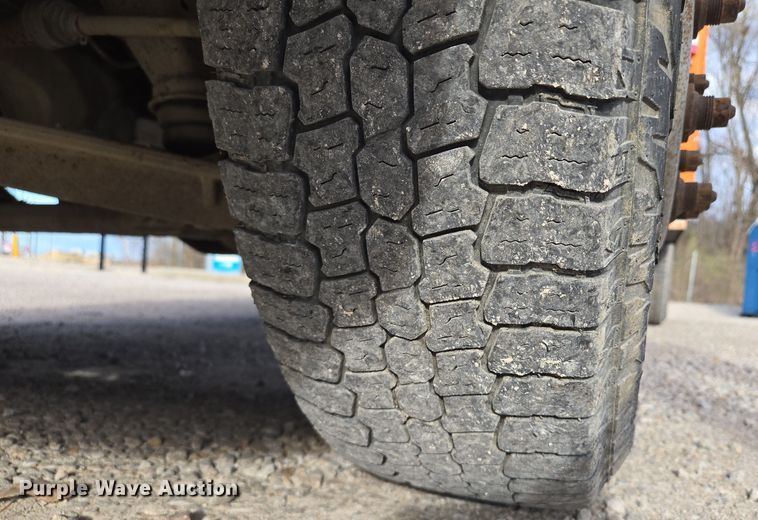 image for item EQ6902 2011 GMC Sierra 3500HD utility bed pickup truck