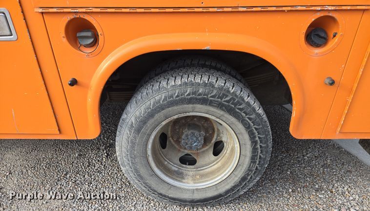 image for item EQ6902 2011 GMC Sierra 3500HD utility bed pickup truck