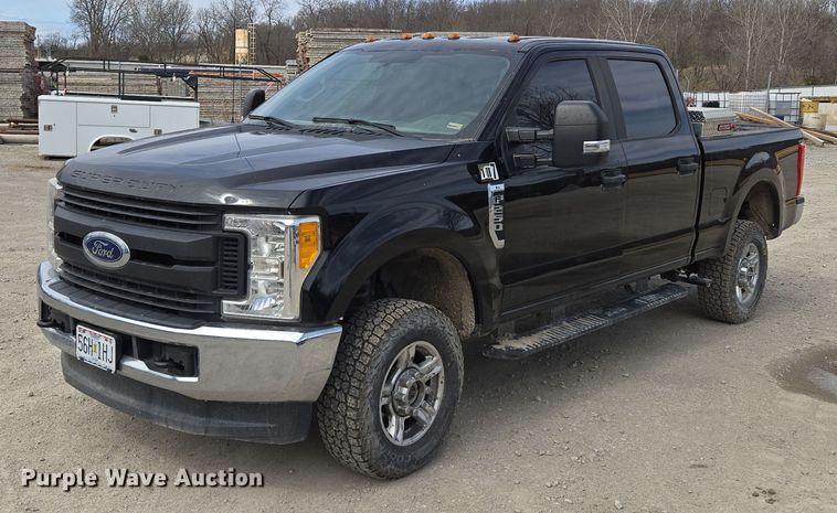 image for item EQ6907 2017 Ford  F250 Super Duty XL  Crew Cab pickup truck