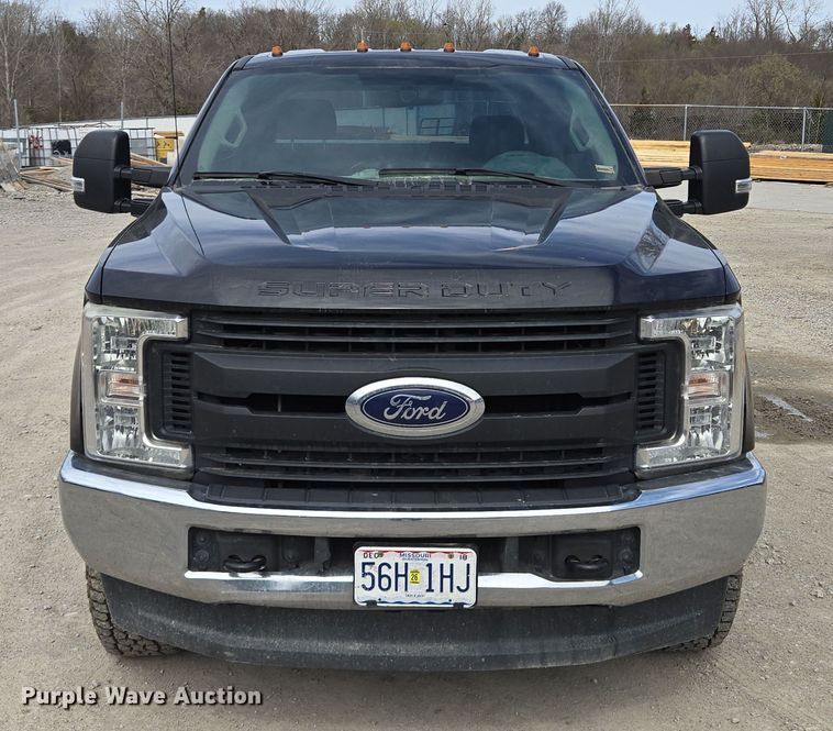 image for item EQ6907 2017 Ford  F250 Super Duty XL  Crew Cab pickup truck