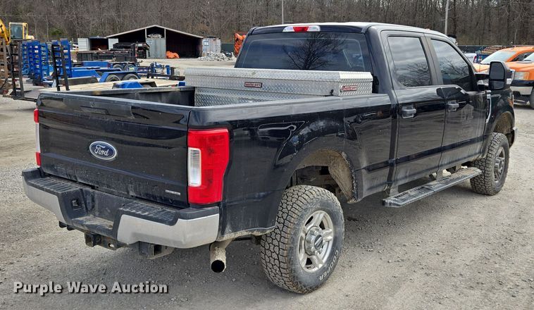 image for item EQ6907 2017 Ford  F250 Super Duty XL  Crew Cab pickup truck